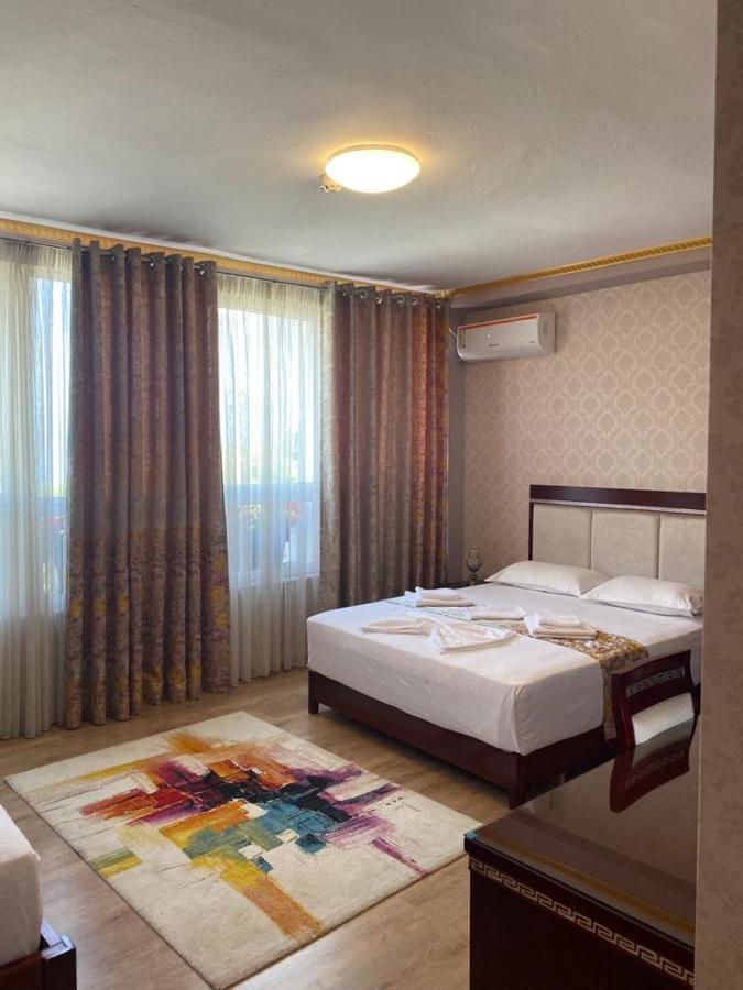 British Hotel Pogradec Ngoại thất bức ảnh