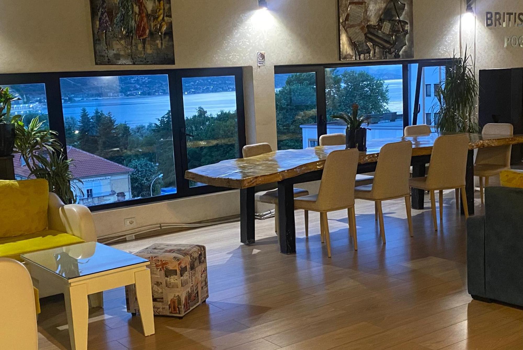 British Hotel Pogradec Ngoại thất bức ảnh
