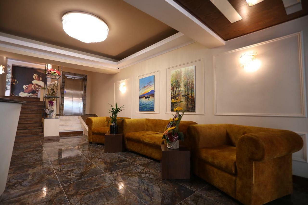 British Hotel Pogradec Ngoại thất bức ảnh