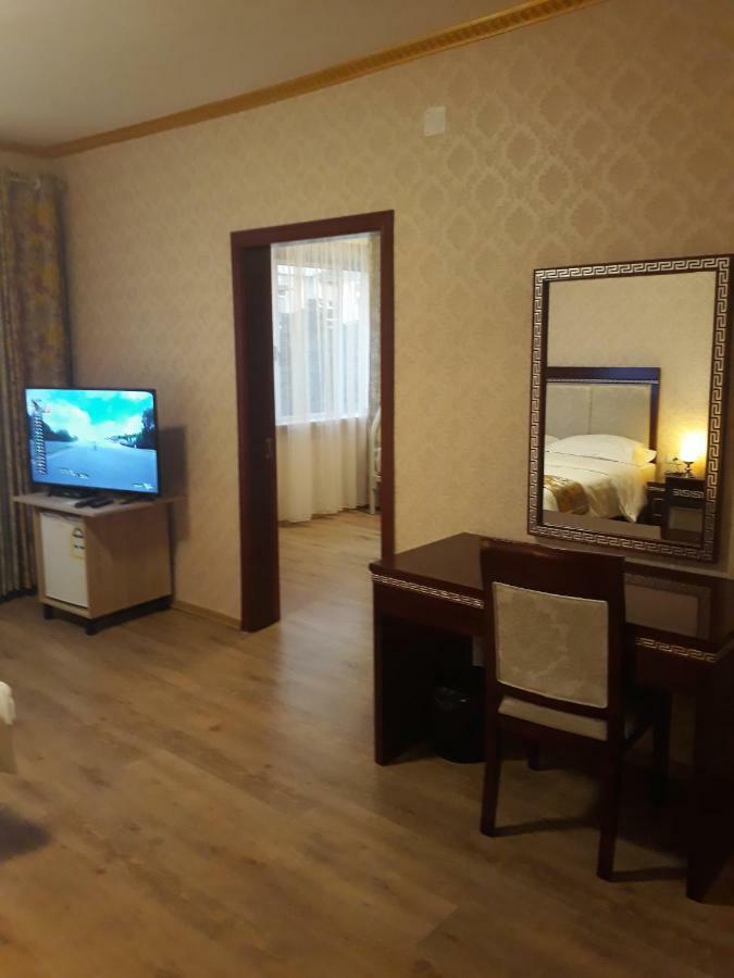 British Hotel Pogradec Ngoại thất bức ảnh